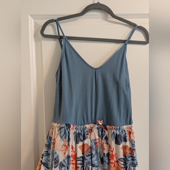 NWOT Roxy Floral Red, White & Blue Dress Size M - Picture 5 of 11